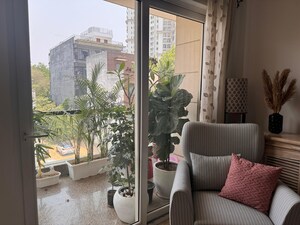 Balcony in 3 BHK Builder Floor at DLF City Phase IV, Dlf Phase iv – for Rent