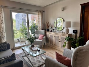 Living Room in 3 BHK Builder Floor at DLF City Phase IV, Dlf Phase iv – for Rent