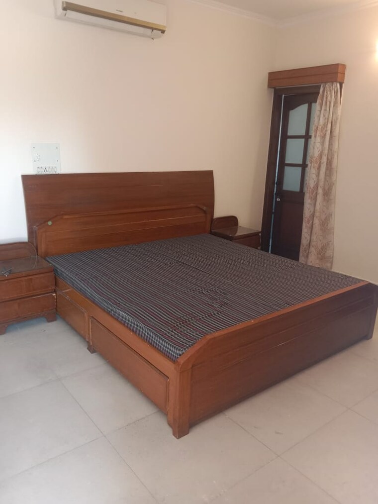 Bedroom, sector 18 1.5 Bedroom 850 Sq.Ft. Independent House In Sector 18 Chandigarh 9552810