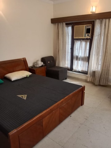 Living Room in 1.5 BHK Independent House at Sector 18 – for Rent