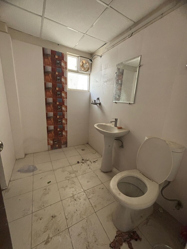 Bathroom, paramount-emotions 3 Bedroom 1380 Sq.Ft. Apartment In Sector 1 Greater Noida Greater Noida 9552815