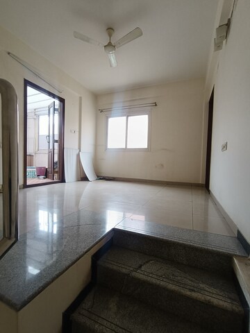 Room in 3 BHK Apartment at Cambridge Layout – for Rent