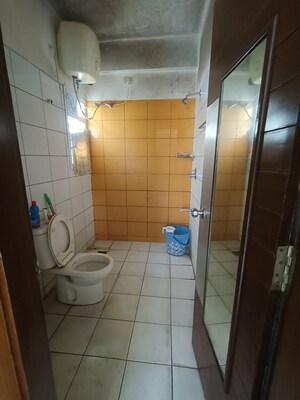 Bathroom in 3 BHK Apartment at Cambridge Layout – for Rent