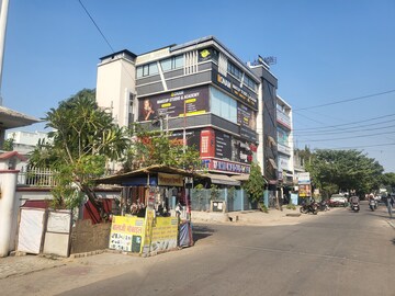  Shop For Rent in Aliganj