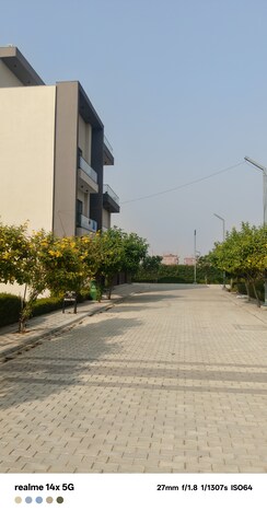 Plot For Sale in Mansha Oaks