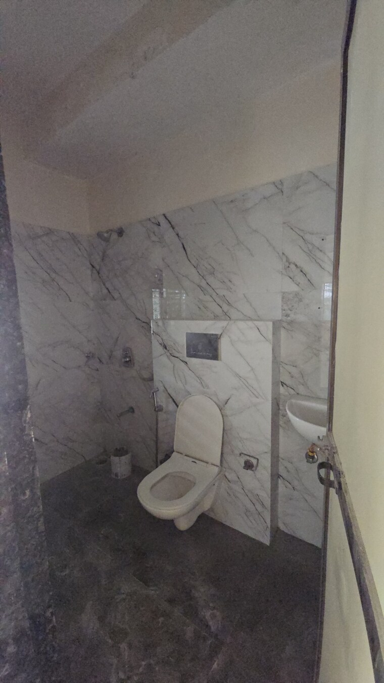 Bathroom, parsik-hills 6+ Bedroom 8000 Sq.Ft. Independent House In Cbd Belapur Sector 24 Navi Mumbai 9552840
