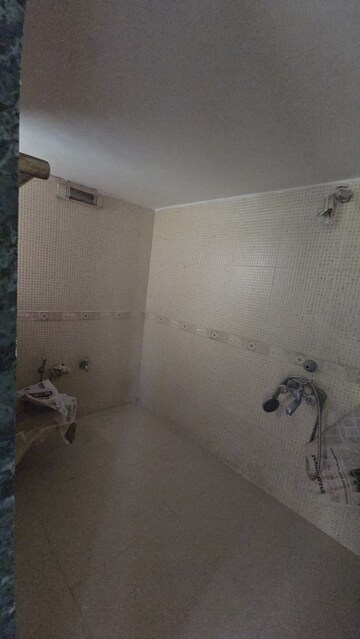 Bathroom in 6+ BHK Independent House at Parsik Hills, Cbd Belapur Sector 24 – for Rent