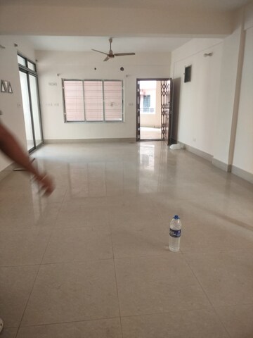 Room in 2 BHK Apartment at Sunshine Enclave New Town, New Town – for Sale