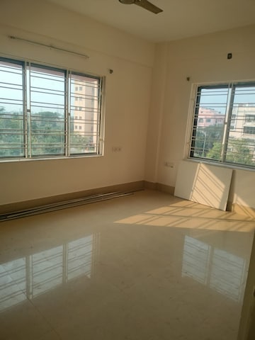 Room in 2 BHK Apartment at Sunshine Enclave New Town, New Town – for Sale