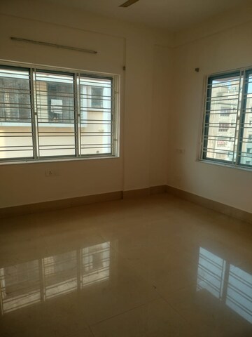 Room in 2 BHK Apartment at Sunshine Enclave New Town, New Town – for Sale