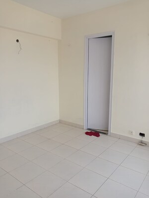 Room in 3 BHK Apartment at Sunshine Enclave New Town, New Town – for Sale