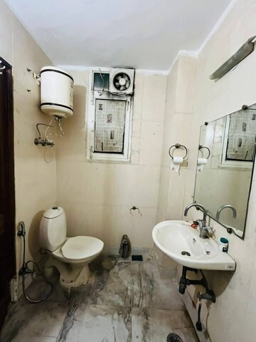 Bathroom in 1 BHK Builder Floor at Saket – for Rent