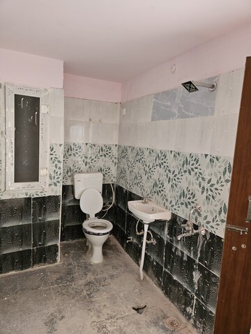 Master Bedroom in 3 BHK Apartment at Nirmala Sunder Village, Faizabad Road – for Rent