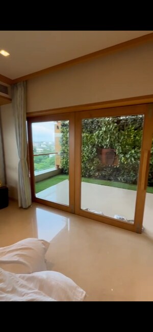 Room in 3 BHK Apartment at Sovereign Apartments, Kalyani Nagar – for Sale