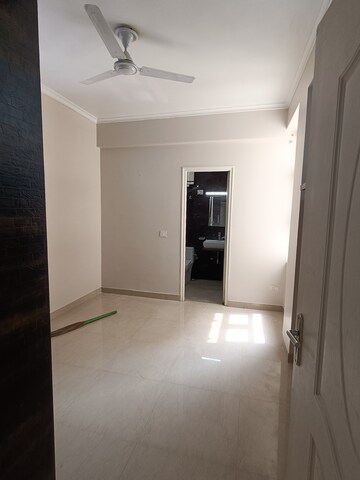 Room in 2 BHK Apartment at Shree Vardhman Mantra, Sector 67 – for Rent