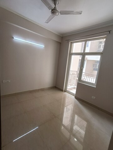 Room in 2 BHK Apartment at Shree Vardhman Mantra, Sector 67 – for Rent