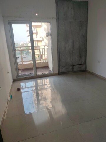 Bedroom in 5 BHK Apartment at Elite Golf Green, Sector 79 – for Rent