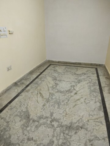 Room in 2 BHK Builder Floor at Vipin Garden – for Rent