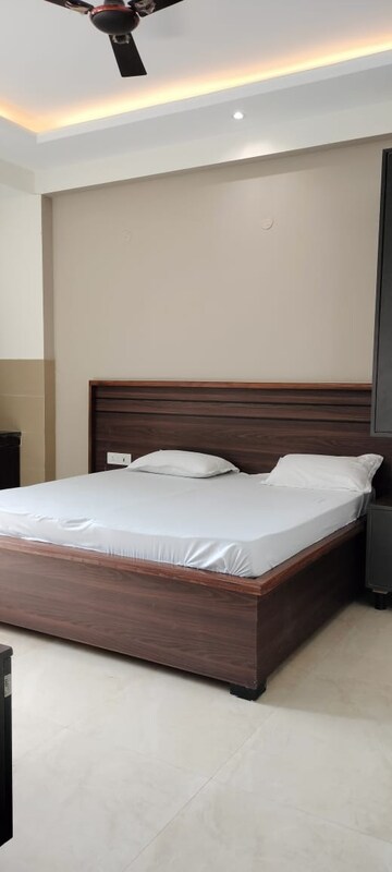Bedroom in 1 RK Builder Floor at Ambience Mall, Sector 24 – for Rent