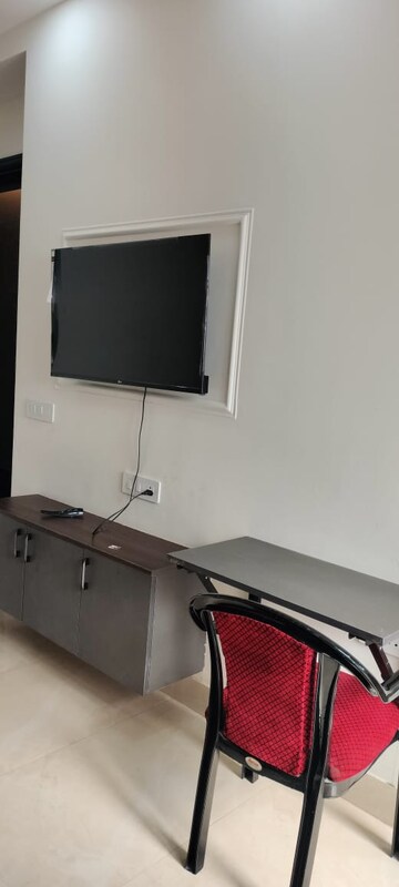 Furnished Amenities in 1 RK Builder Floor at Ambience Mall, Sector 24 – for Rent