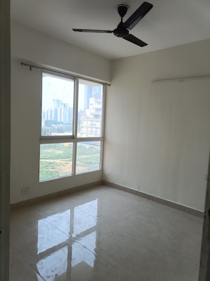 Room in 2 BHK Apartment at Signature Global Prime, Sector 63a – for Rent