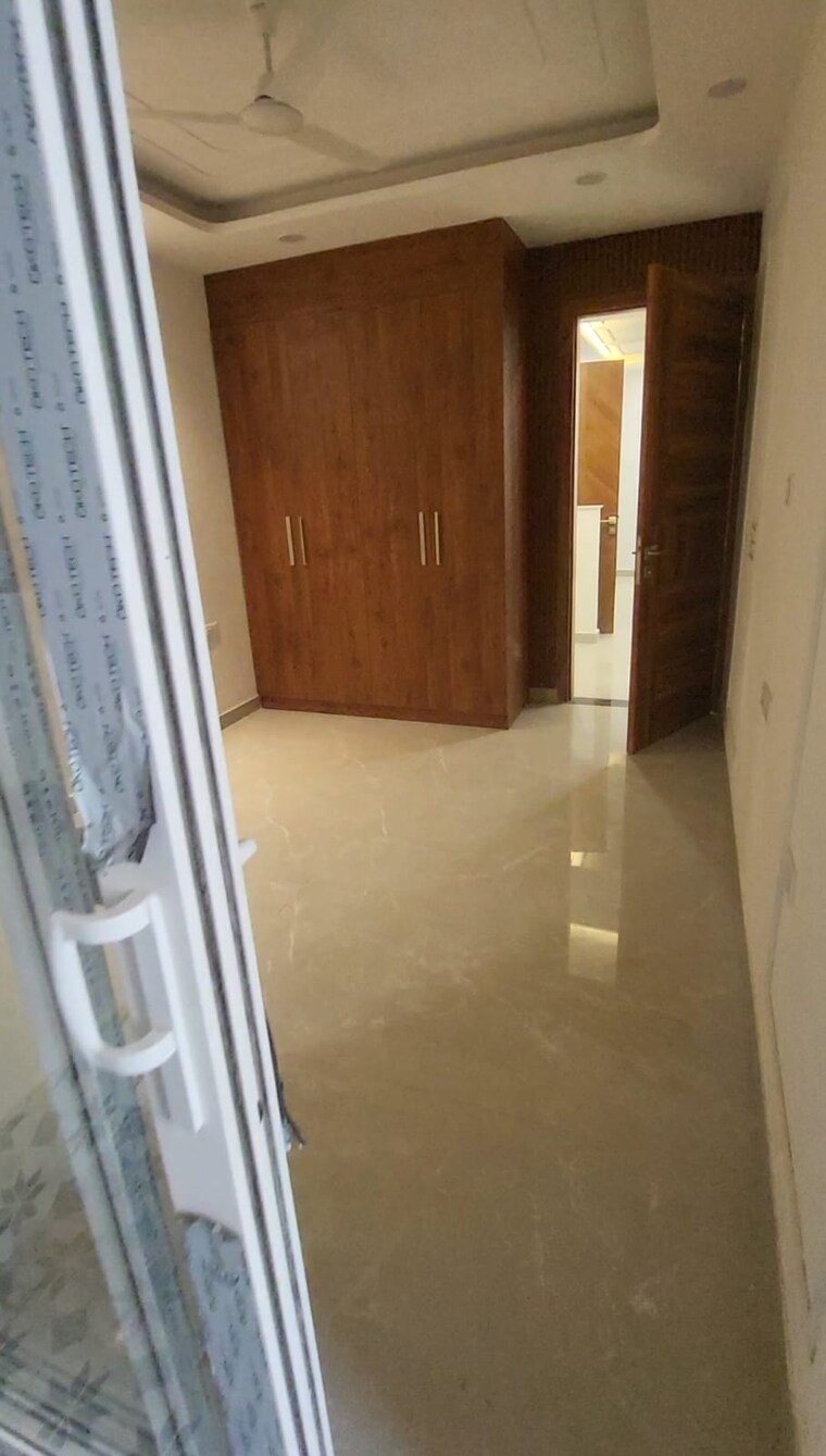 Room, green fields colony 3 Bedroom 1440 Sq.Ft. Builder Floor In Green Fields Colony Faridabad 9553085