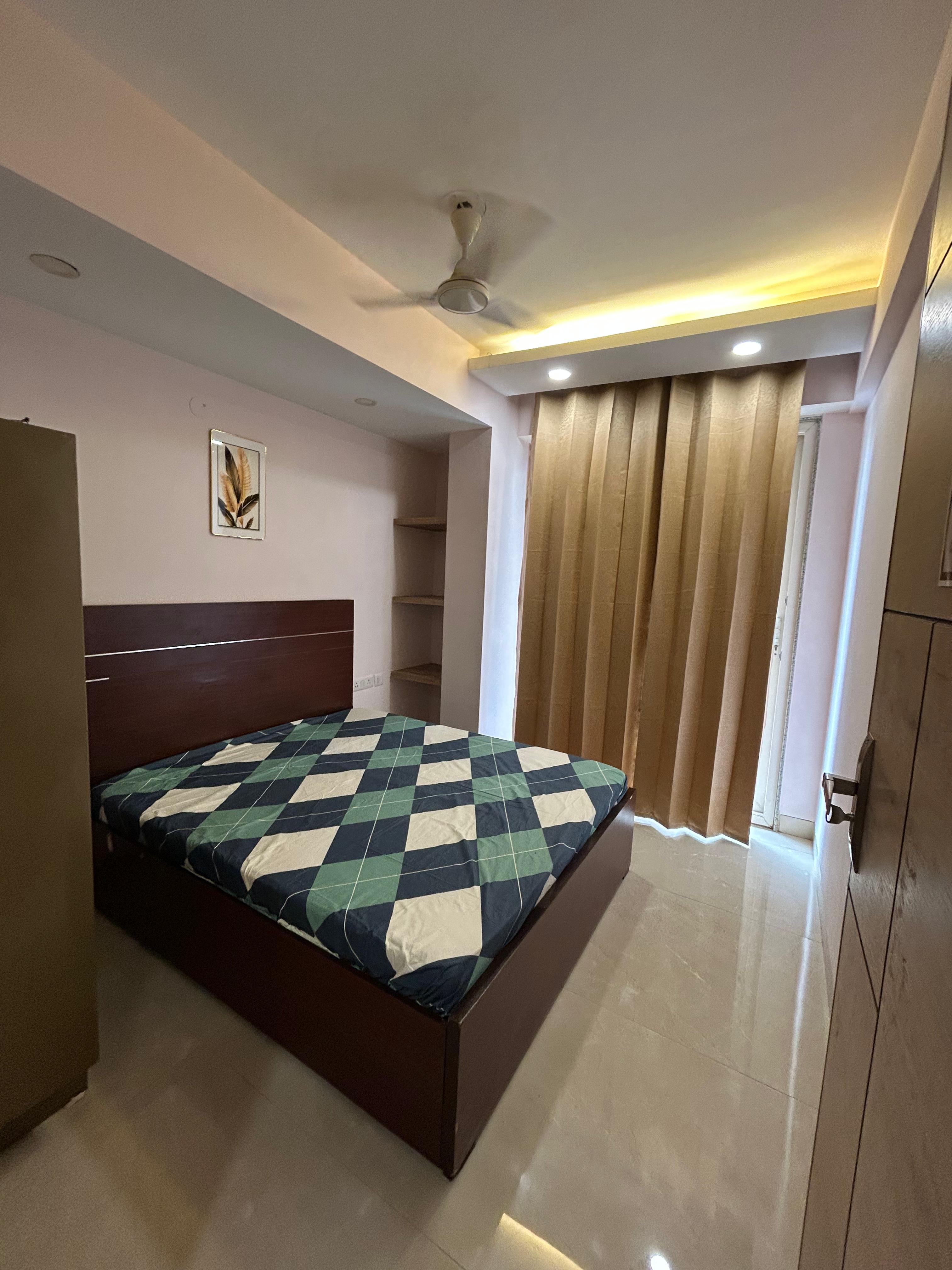 3 BHK Builder Floor For Rent in SAS Tower