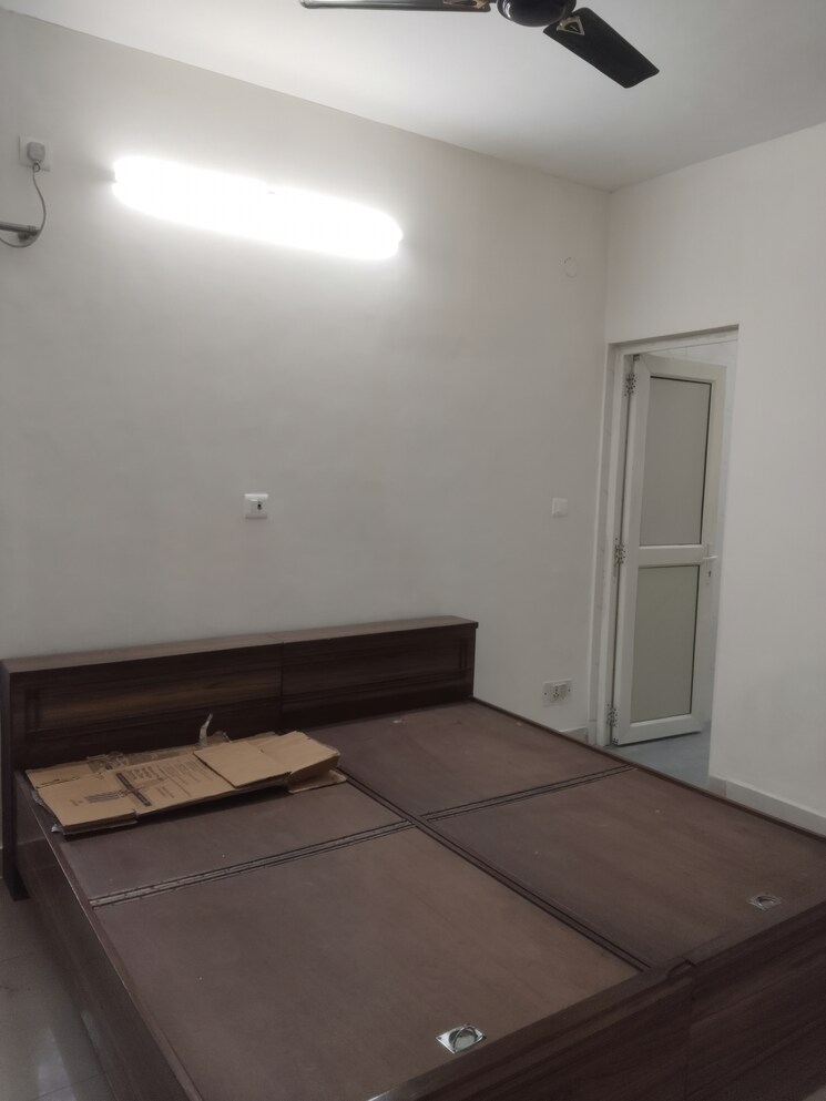 Room, sarita-vihar-pocket-c-rwa 4 Bedroom 20250 Sq.Ft. Apartment In Sarita Vihar Delhi 9553103