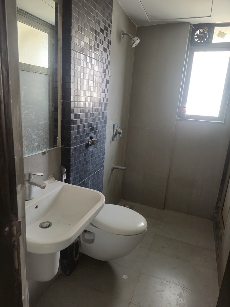 Bathroom, lodha-splendora 2 Bedroom 771 Sq.Ft. Apartment In Ghodbunder Road Thane 9553118