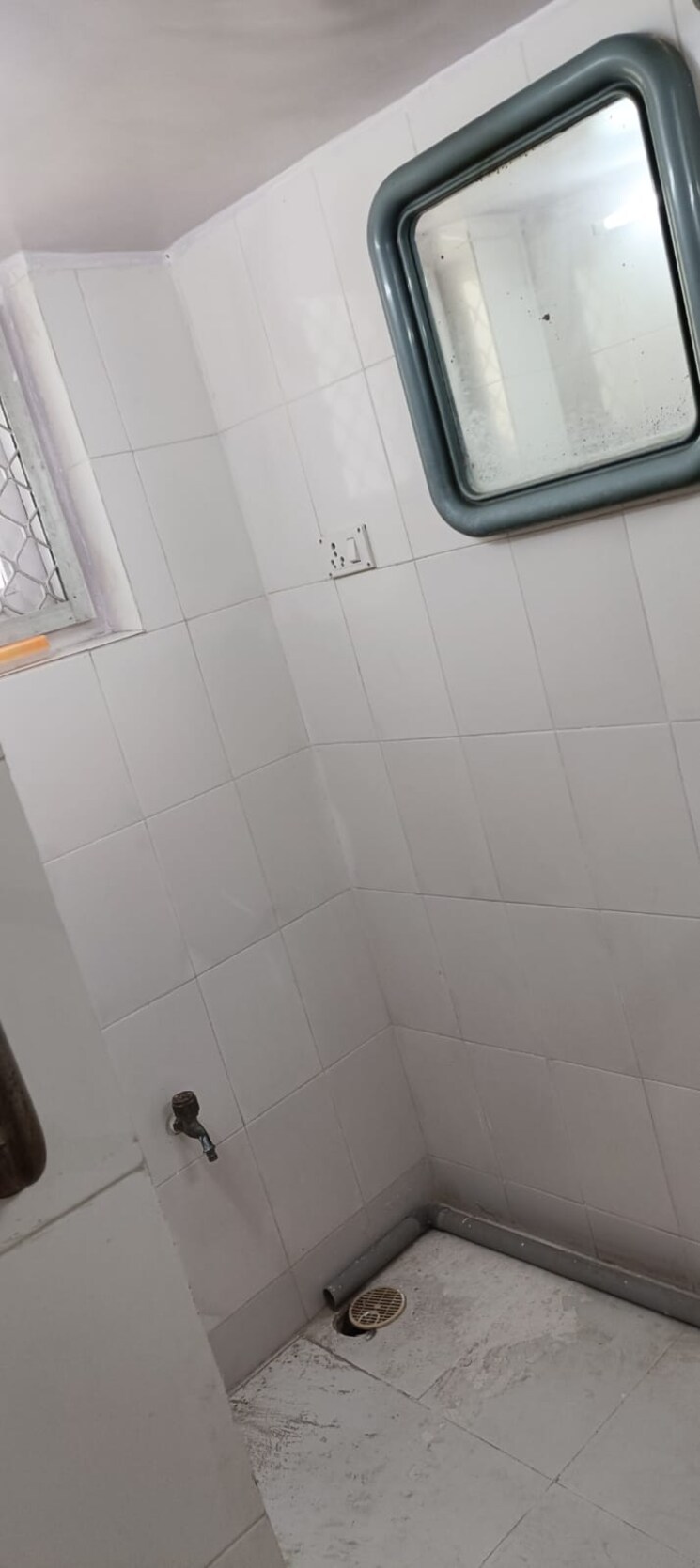 Bathroom, mig-colony 2 Bedroom 650 Sq.Ft. Apartment In Worli Mumbai 9553134