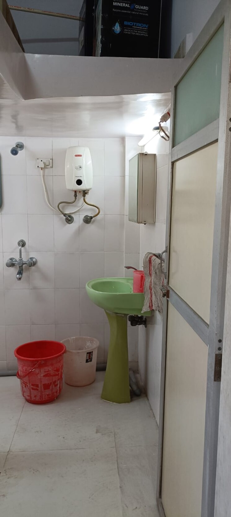 Bathroom, mig-colony 2 Bedroom 650 Sq.Ft. Apartment In Worli Mumbai 9553134