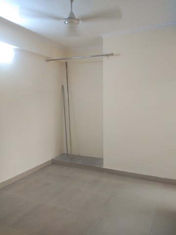 Room in 2 BHK Apartment at Supertech Ecovillage II, Sector 16b Greater Noida – for Rent