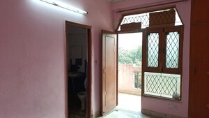Room in 1 BHK Builder Floor at Vaishali Sector 5 – for Sale