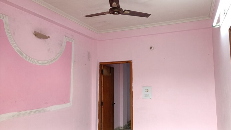 Room, vaishali sector 5 1 Bedroom 550 Sq.Ft. Builder Floor In Vaishali Sector 5 Ghaziabad 9553139