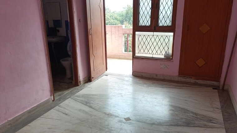 Room, vaishali sector 5 1 Bedroom 550 Sq.Ft. Builder Floor In Vaishali Sector 5 Ghaziabad 9553139