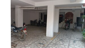 Parking in 1 BHK Builder Floor at Vaishali Sector 5 – for Sale