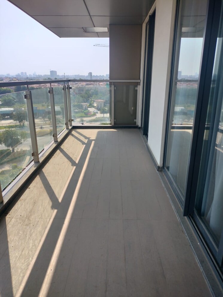Balcony, m3m-golf-estate 3 Bedroom 3705 Sq.Ft. Apartment In Sector 65 Gurgaon 9553147