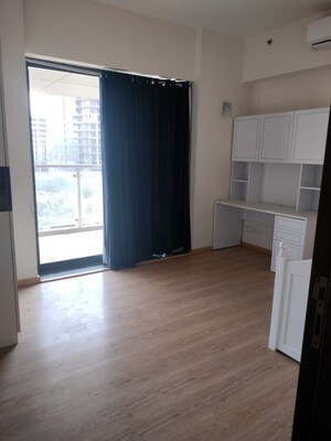 Room in 3 BHK Apartment at M3M Golf Estate, Sector 65 – for Sale