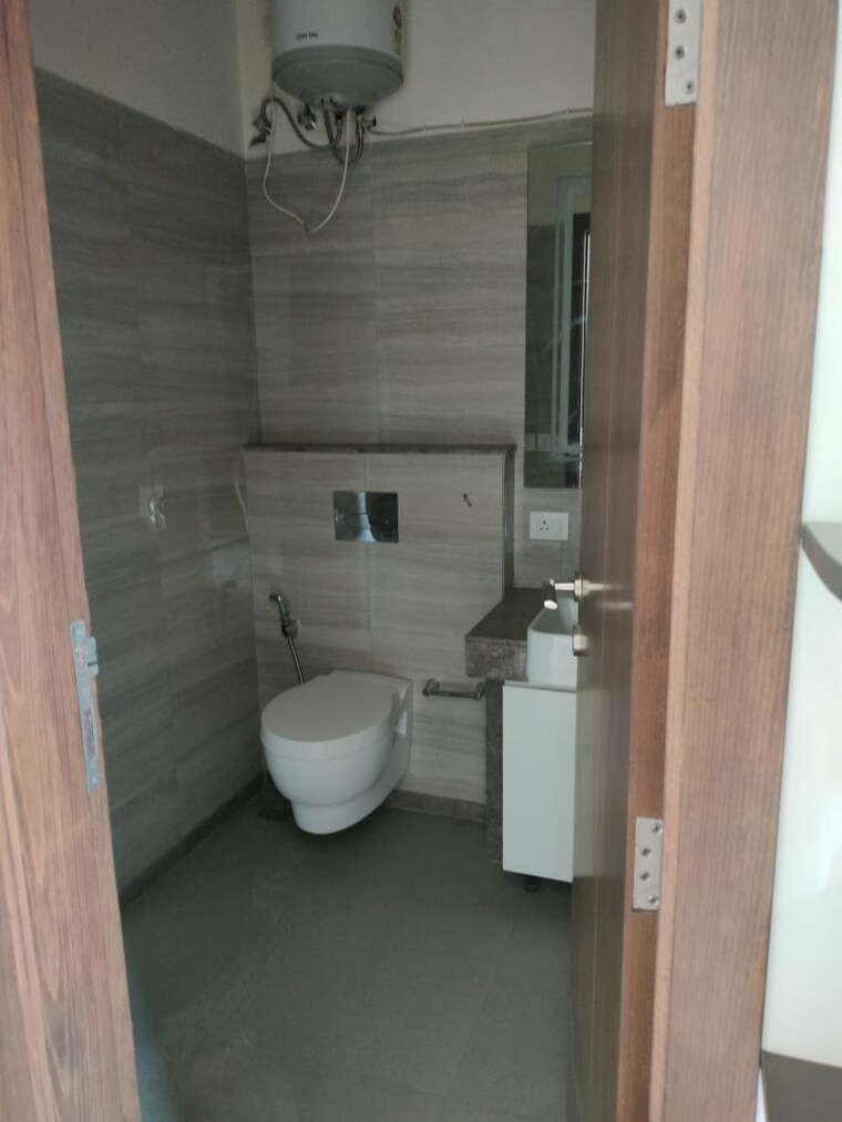 Bathroom, m3m-golf-estate 3 Bedroom 3705 Sq.Ft. Apartment In Sector 65 Gurgaon 9553147