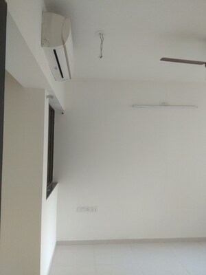 Furnished Amenities in 1.5 BHK Apartment at Lodha Splendora, Ghodbunder Road – for Sale