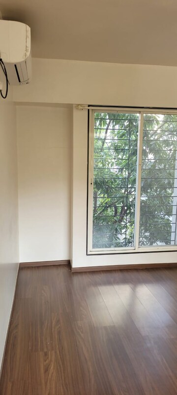 Room in 2 BHK Apartment at Neptune Society, Kalyani Nagar – for Rent