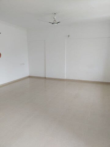 Room in 2 BHK Apartment at Puranik Abitante, Bavdhan – for Rent