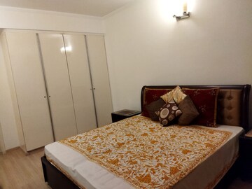 Bedroom in 3.5 BHK Apartment at DLF Park Place, Sector 54 – for Rent
