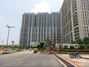 3.5 BHK Apartment For Rent in DLF Park Place, Sector 54