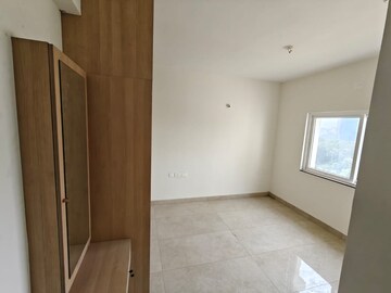 Room in 4 BHK Apartment at Prestige Waterford, Whitefield – for Rent