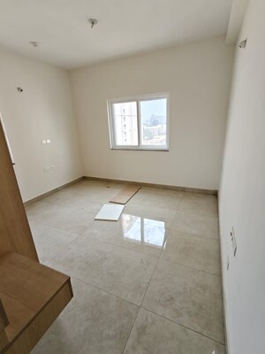 Room in 4 BHK Apartment at Prestige Waterford, Whitefield – for Rent