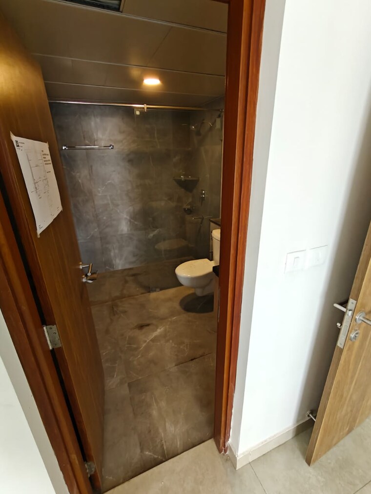 Bathroom, prestige-waterford 4 Bedroom 2555 Sq.Ft. Apartment In Whitefield Bangalore 9553251