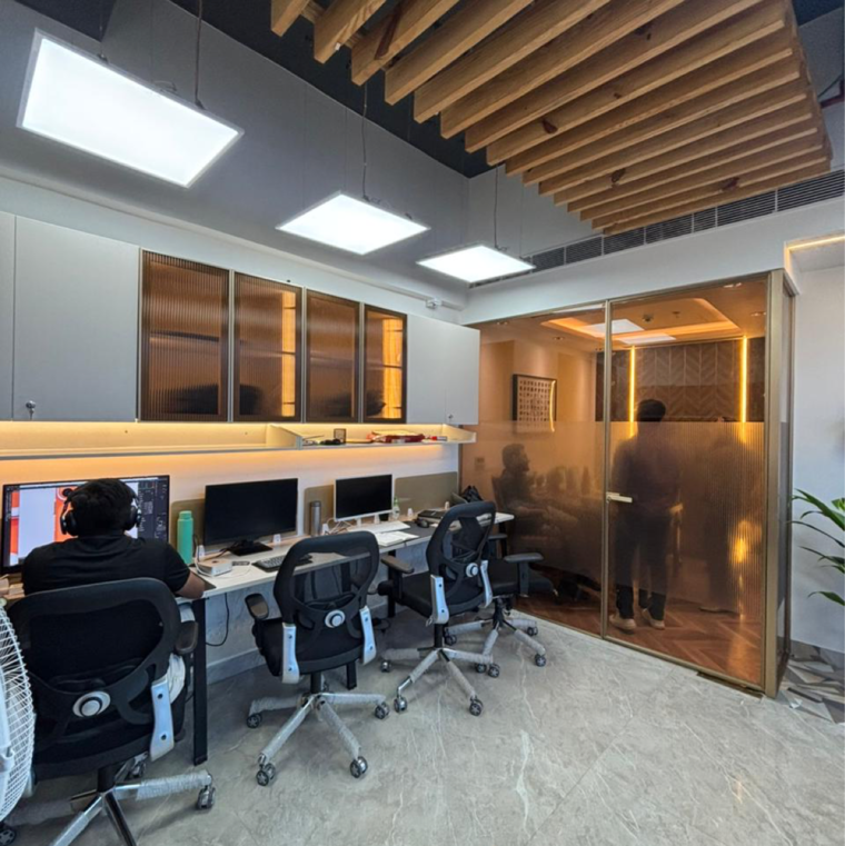  Parking, spaze-itech-park Commercial Office Space 1000 Sq.Ft. In Sispal Vihar Gurgaon 9553297