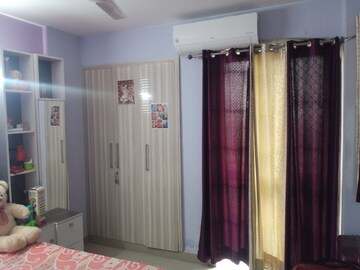 Bedroom in 2.5 BHK Apartment at Jaypee Greens Pavilion Court, Sector 128 – for Rent