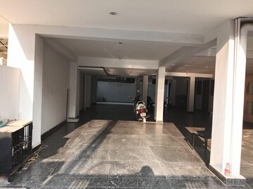 Parking in 4 BHK Builder Floor at Sector 46 – for Rent